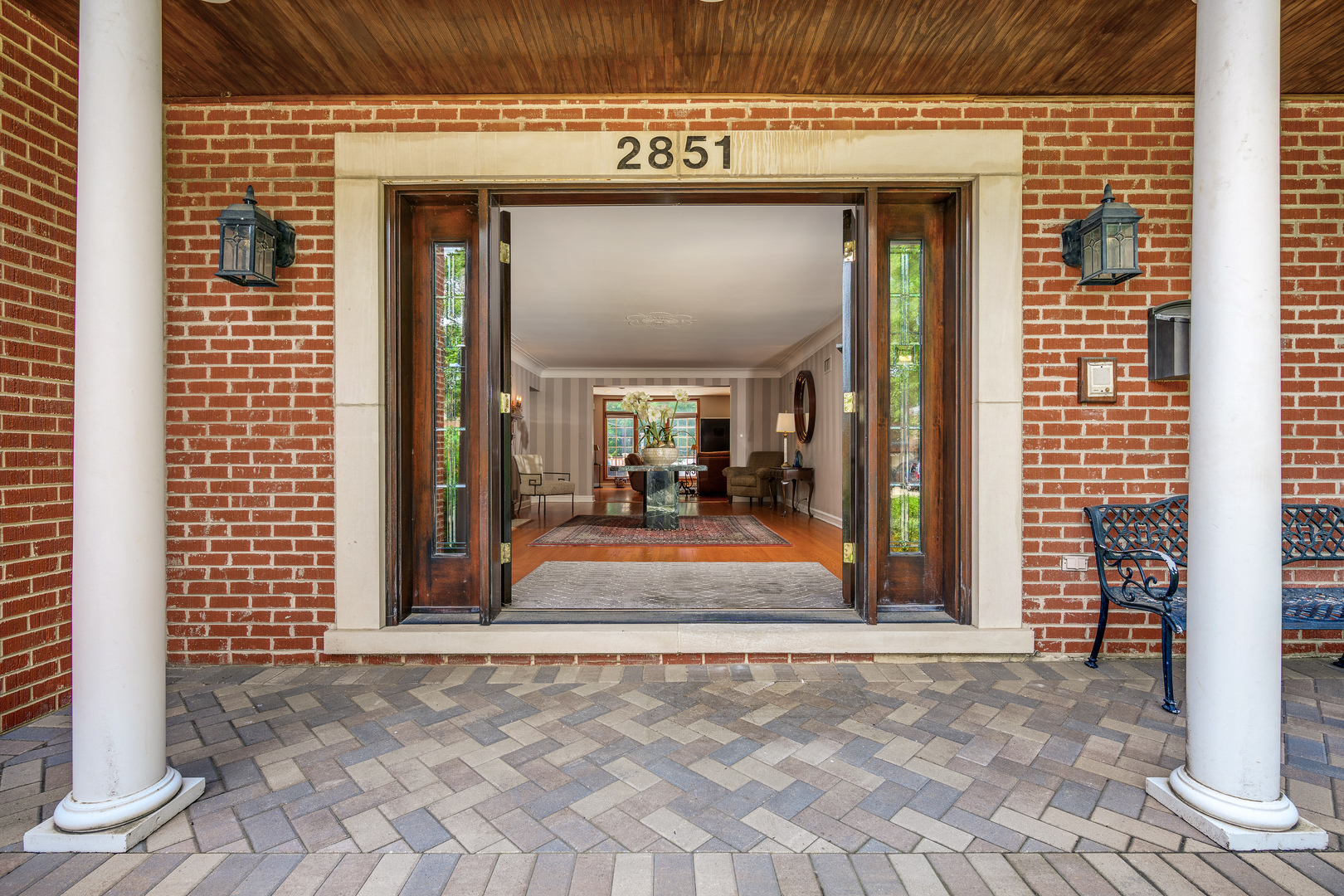 2851 W Rascher Avenue, Chicago, IL