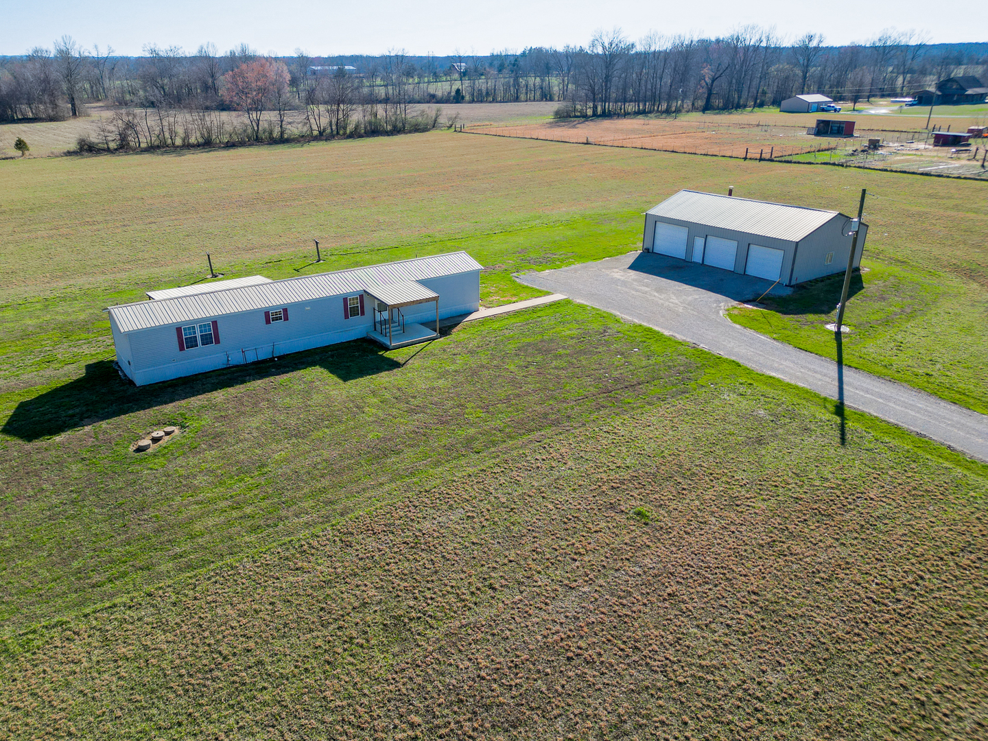 24555 Legion Road, Stonefort, IL