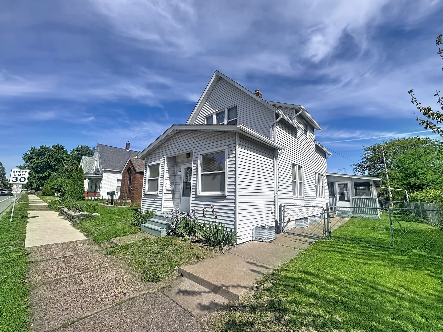 527 19th Avenue, Moline, IL
