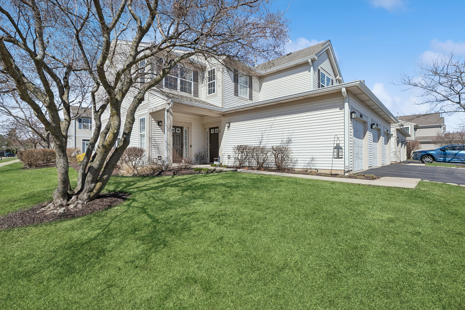 3099 Falling Waters Lane, Lindenhurst, IL
