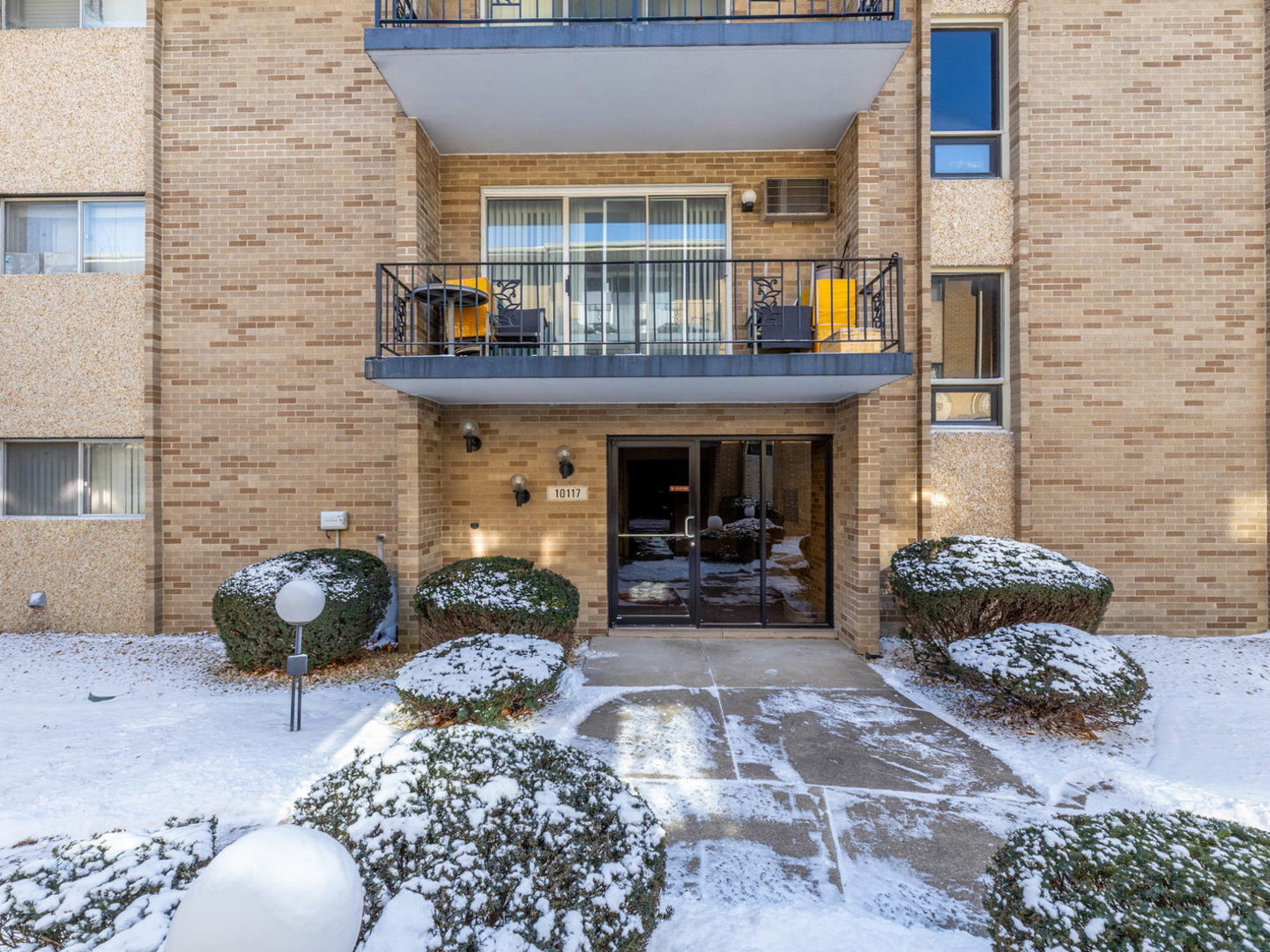 10117 S Cicero Avenue #206, Oak Lawn, IL