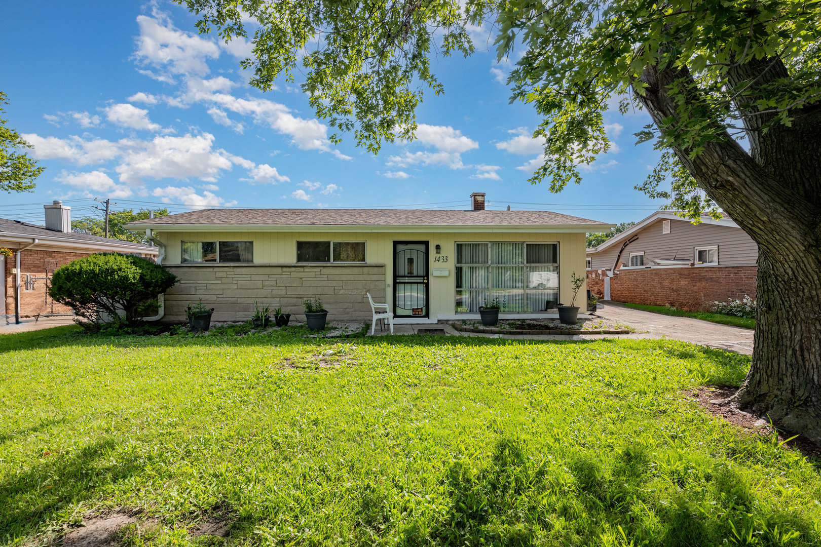 1433 Burnham Avenue, Calumet City, IL