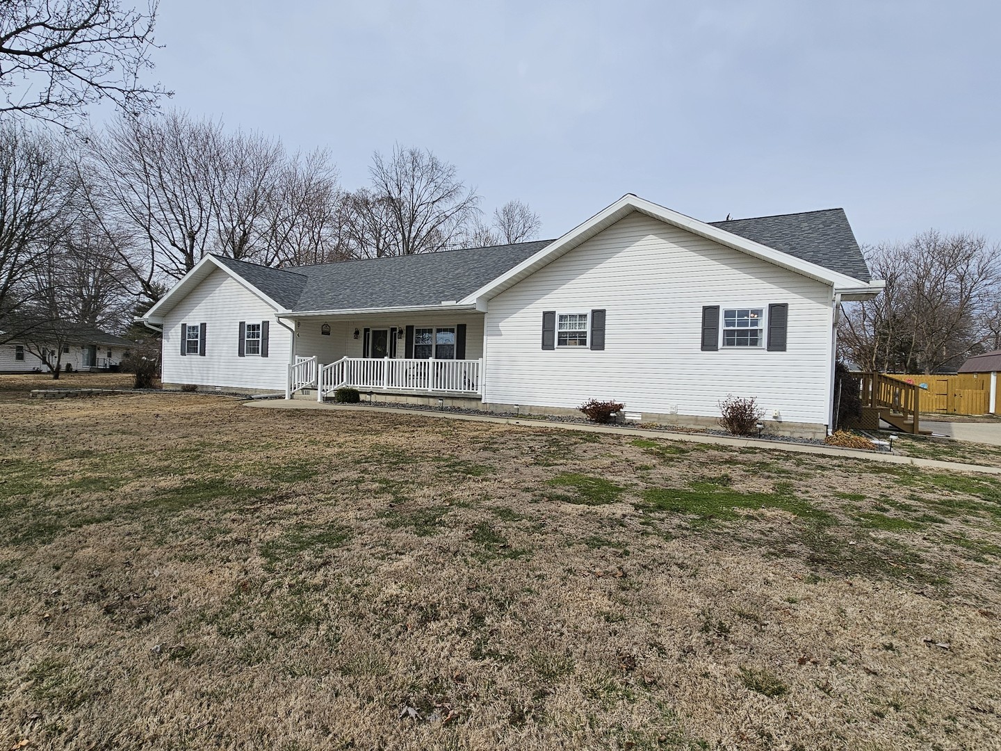 204 W Greenwalt Street, Wayne City, IL