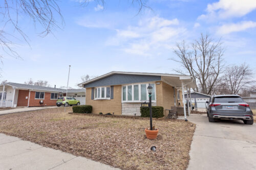 507 W Arquilla Drive, Glenwood, IL