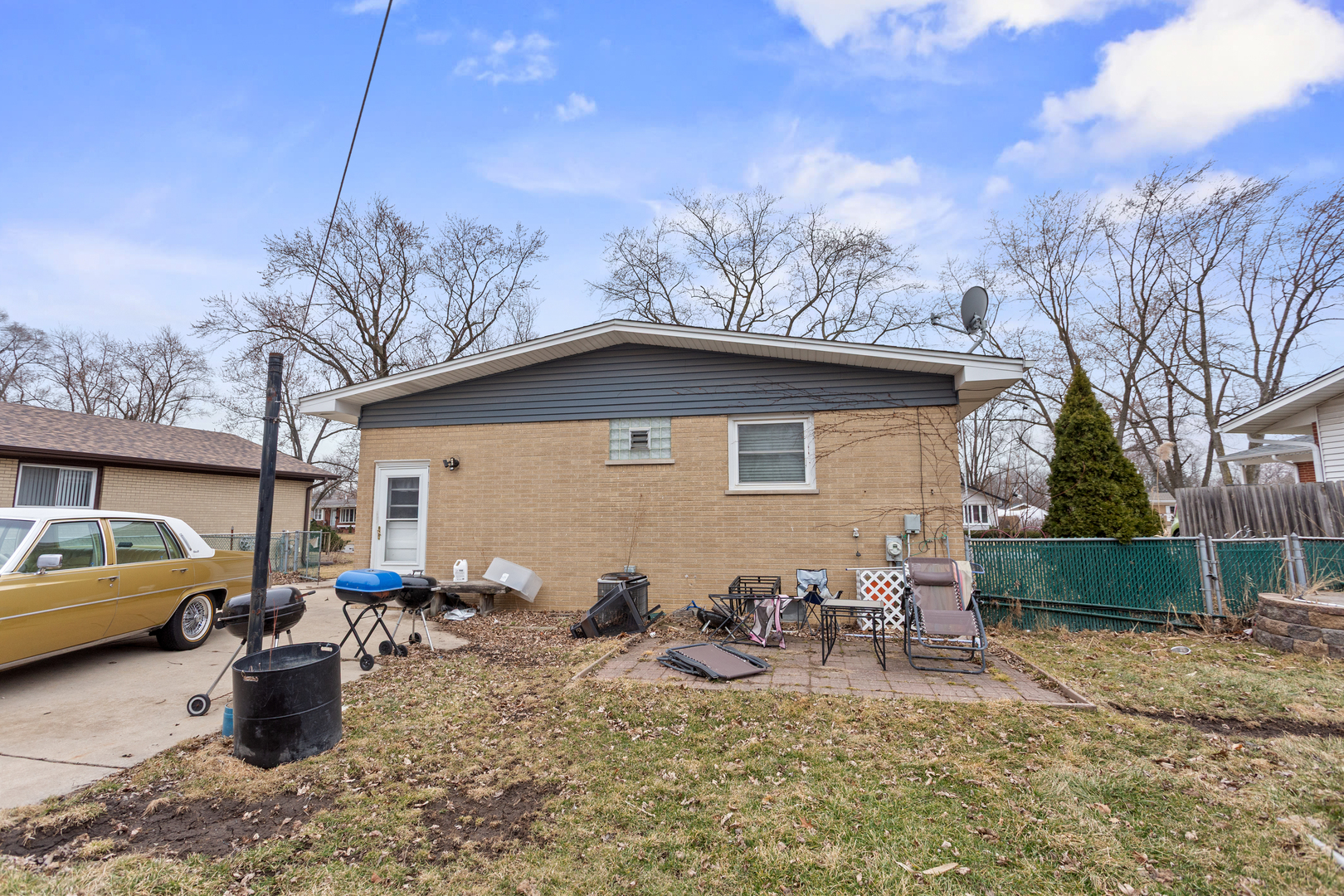 507 W Arquilla Drive, Glenwood, IL