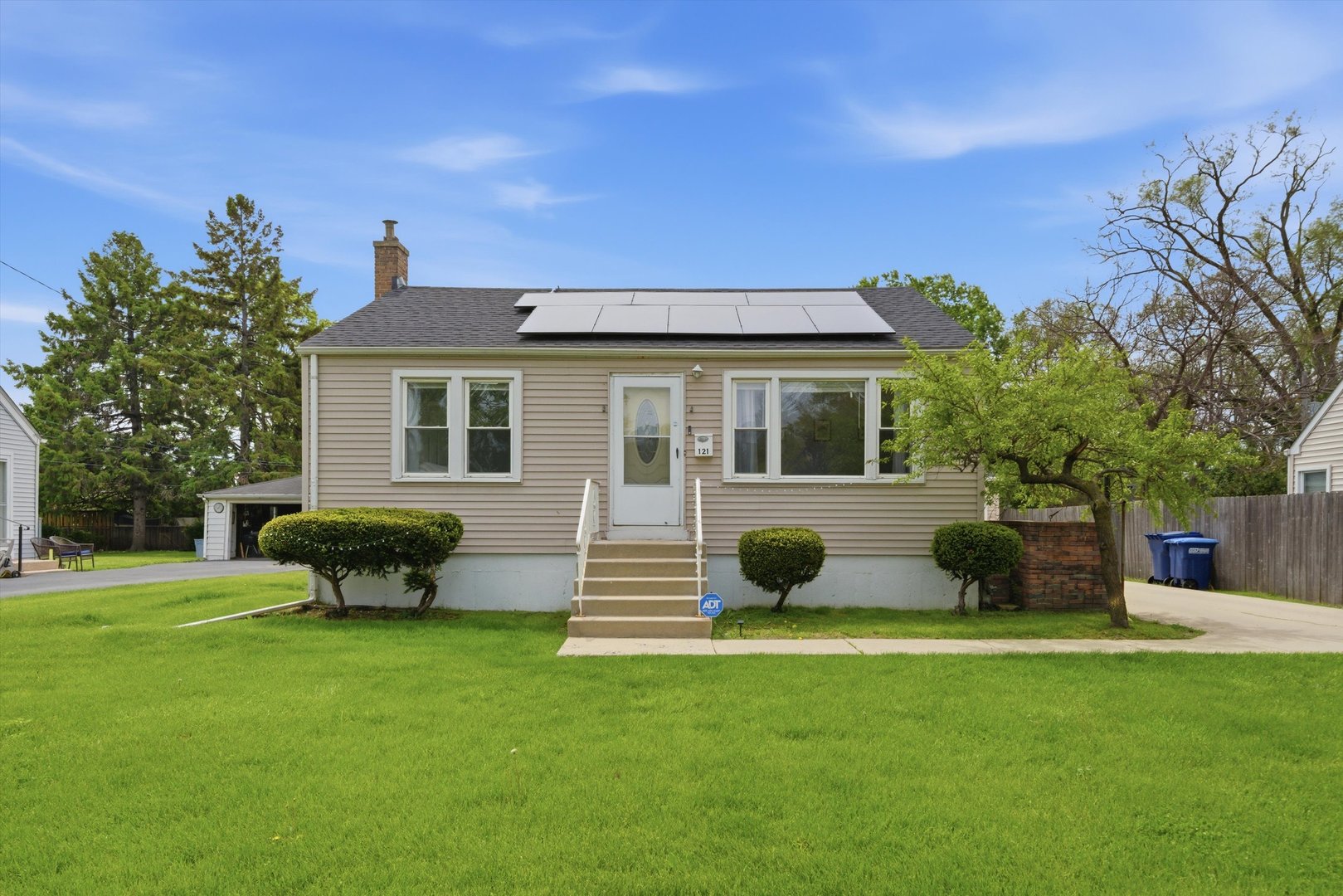 121 West Drive, Northlake, IL