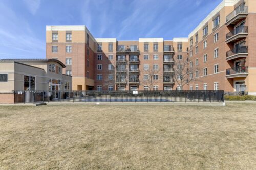 300 Village Circle #503, Willow Springs, IL