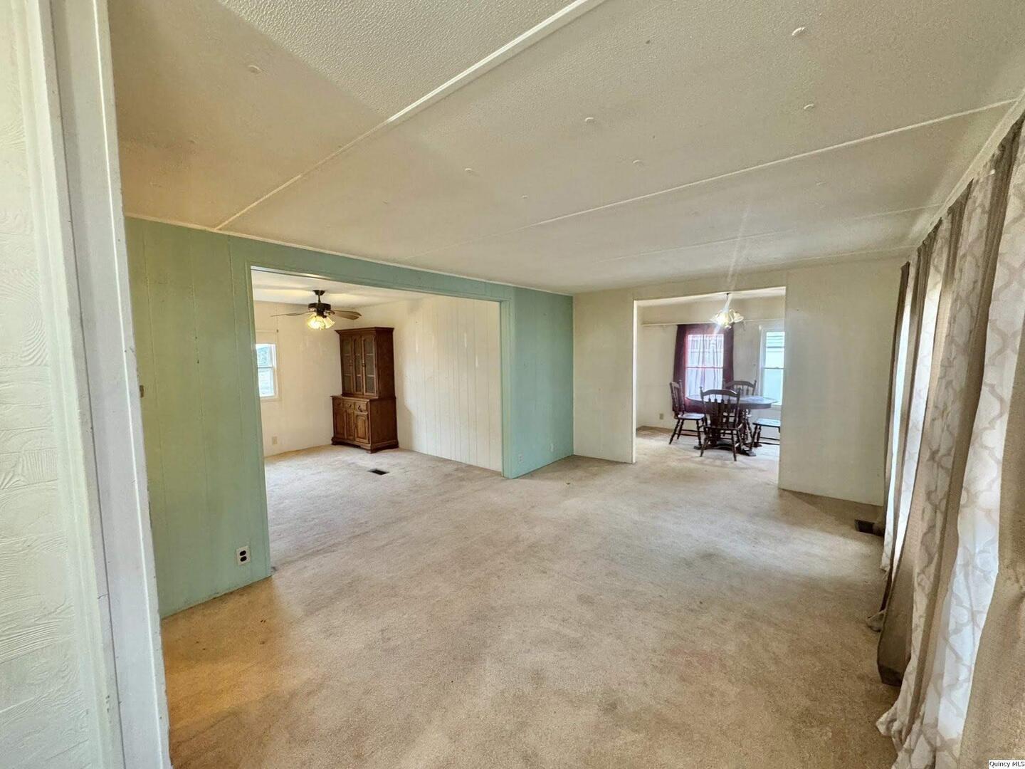 355 Bainbridge Street, Barry, IL