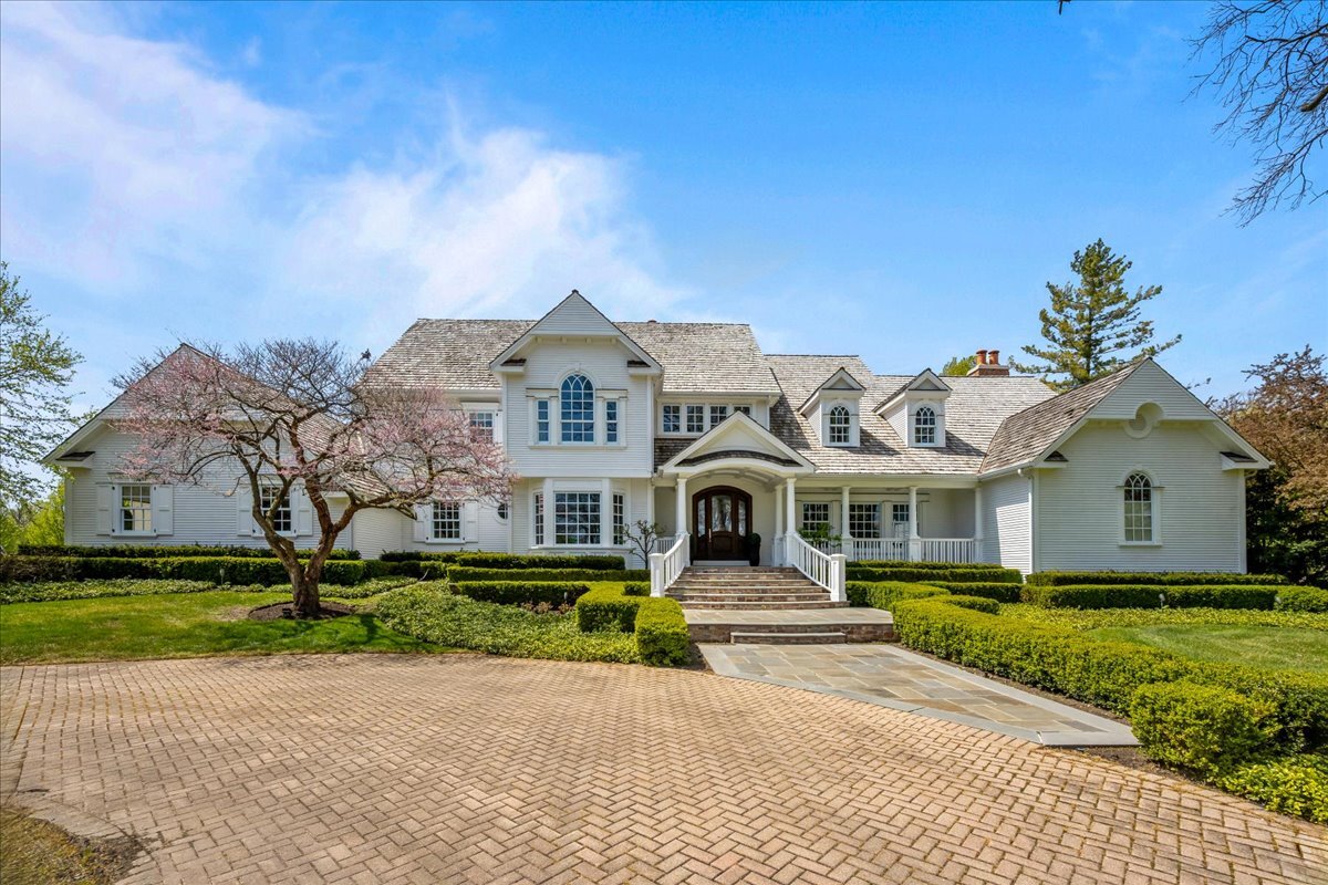 2220 Churchill Circle, Libertyville, IL