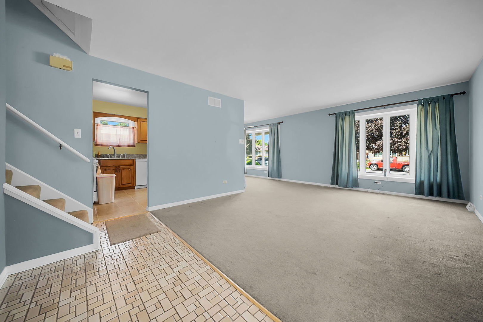 10125 S Komensky Avenue, Oak Lawn, IL
