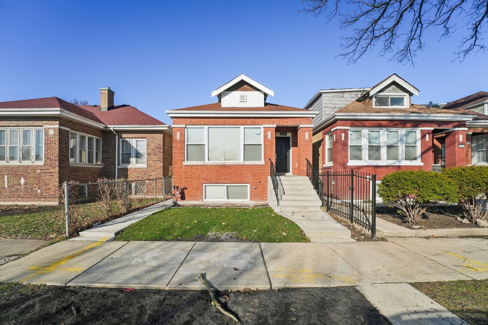 8824 S Wood Street, Chicago, IL