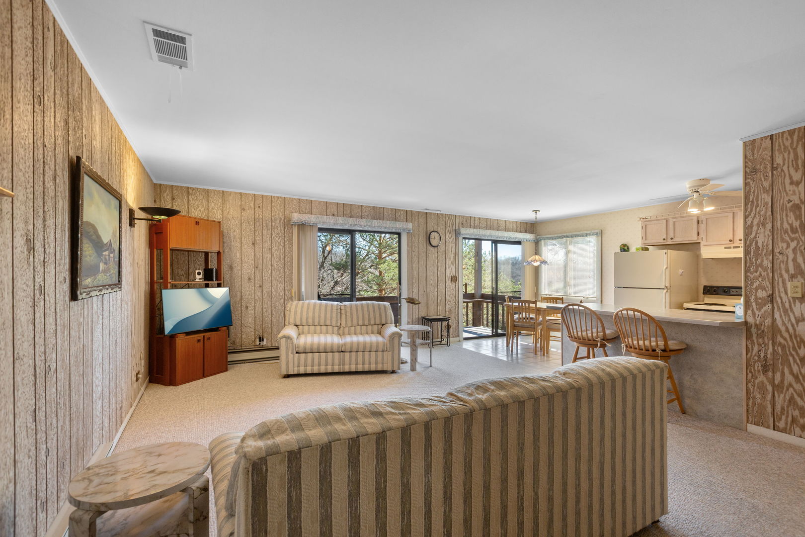 49 Oak Hill Colony #12, Fox Lake, IL