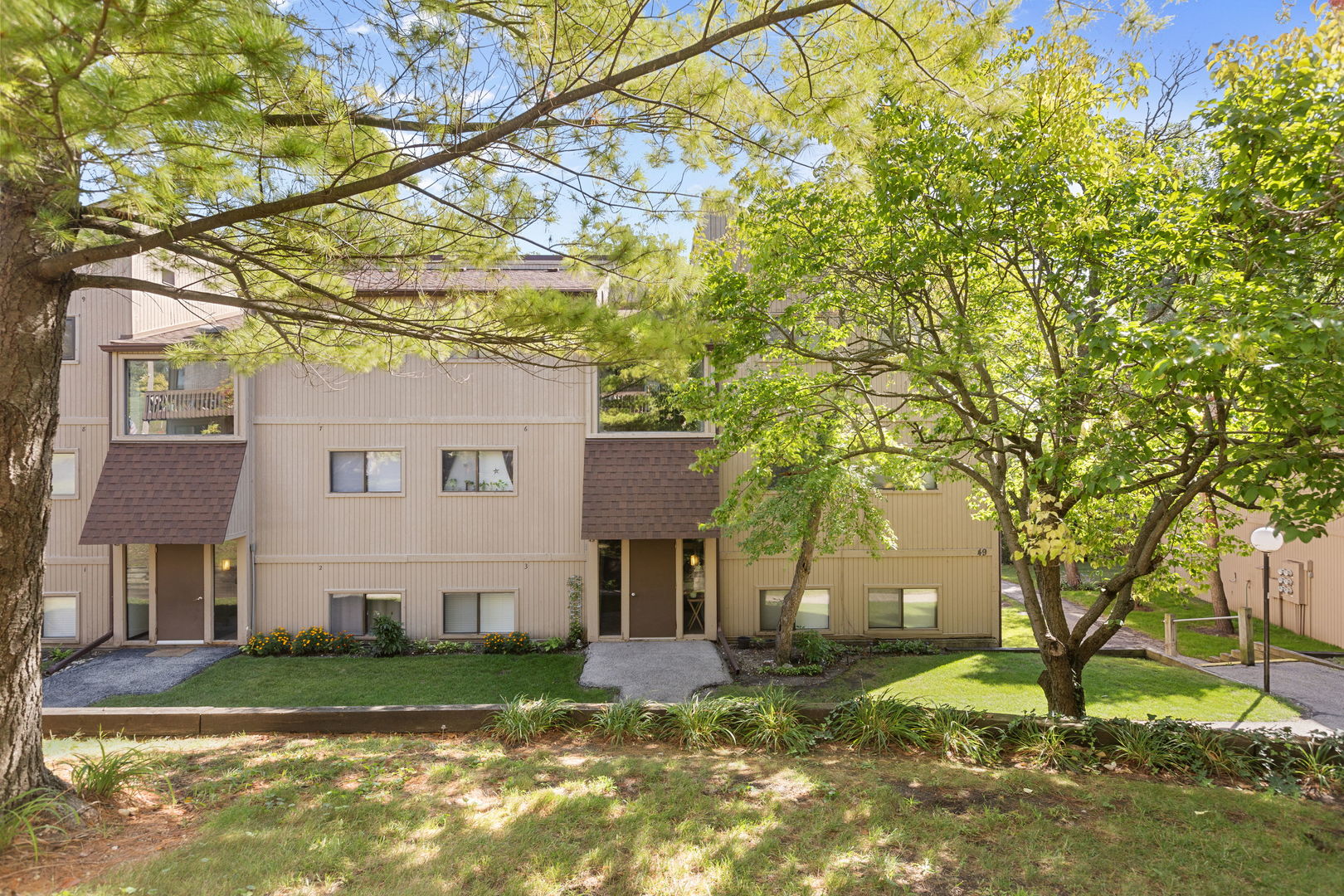 49 Oak Hill Colony #12, Fox Lake, IL