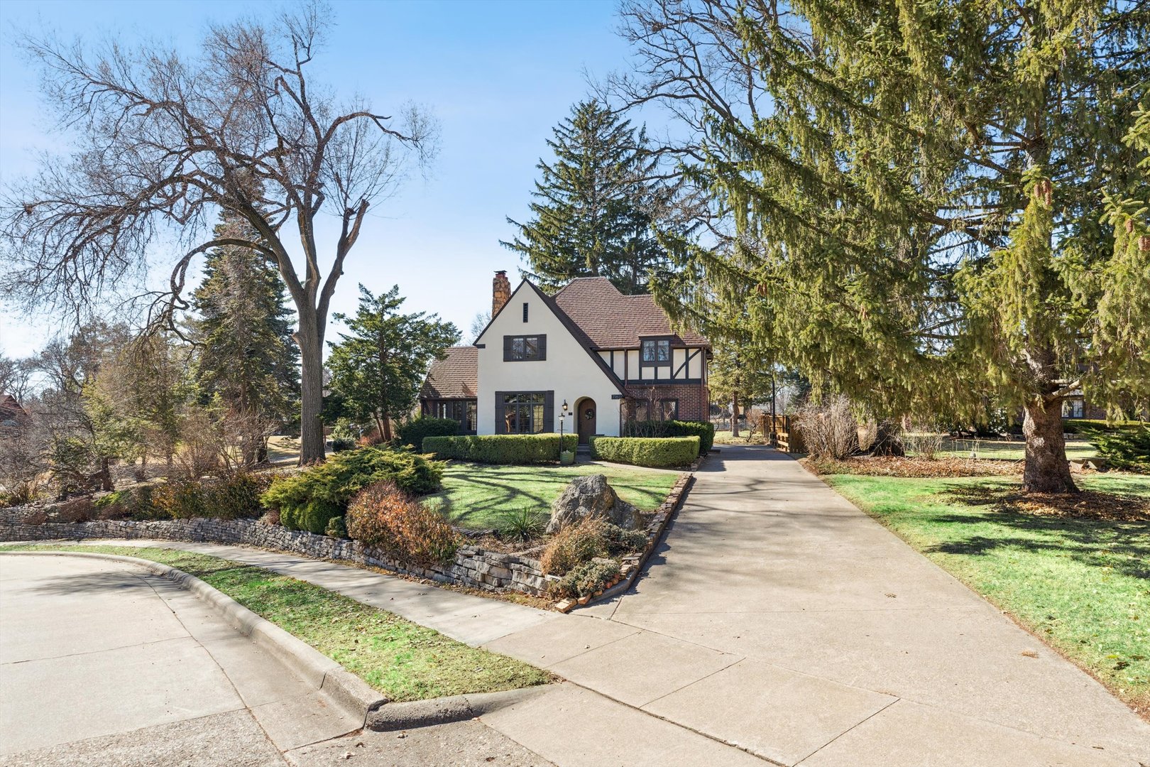 716 Terrace Drive, Clinton, IA