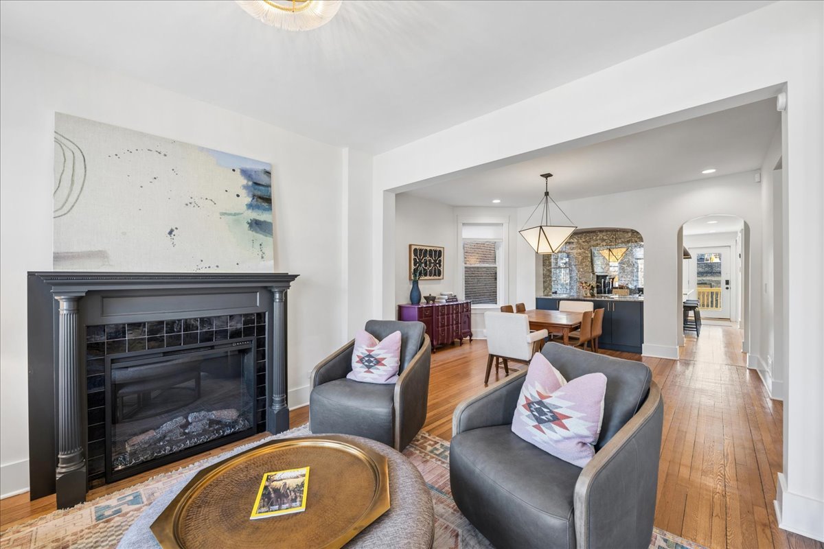 4912 N Winchester Avenue, Chicago, IL