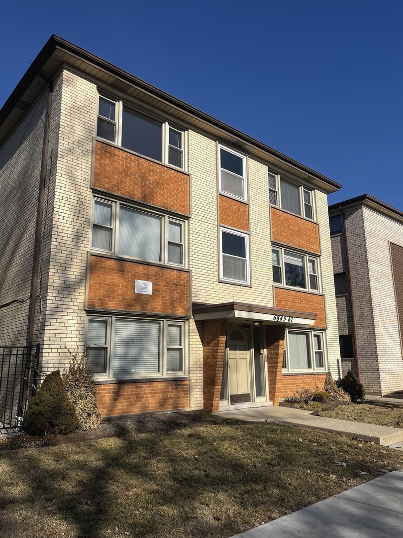 6845 N Northwest Highway #1E, Chicago, IL