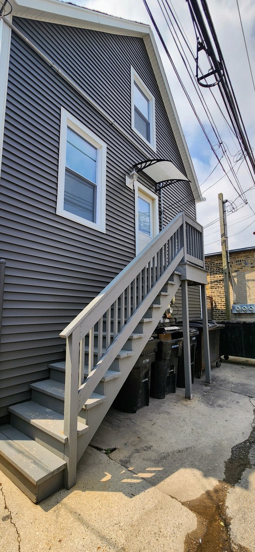 3816 W MONTROSE Avenue, Chicago, IL
