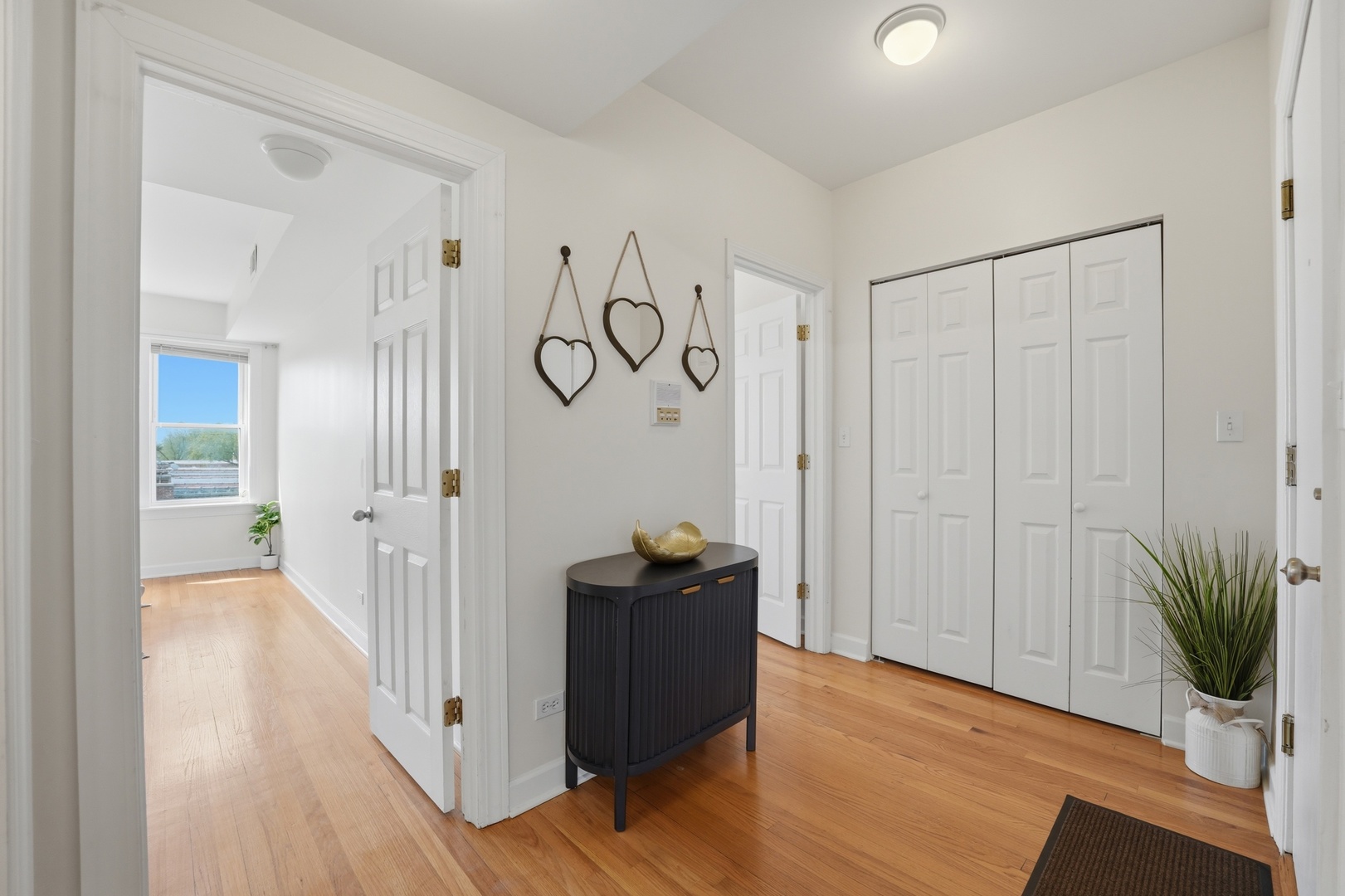 4900 Davis Street #3E, Skokie, IL