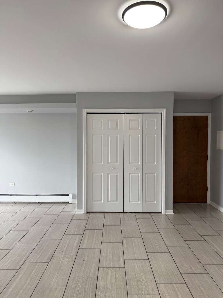143 W Elk Trail #340, Carol Stream, IL