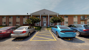 693 E Fullerton Avenue #203, Glendale Heights, IL