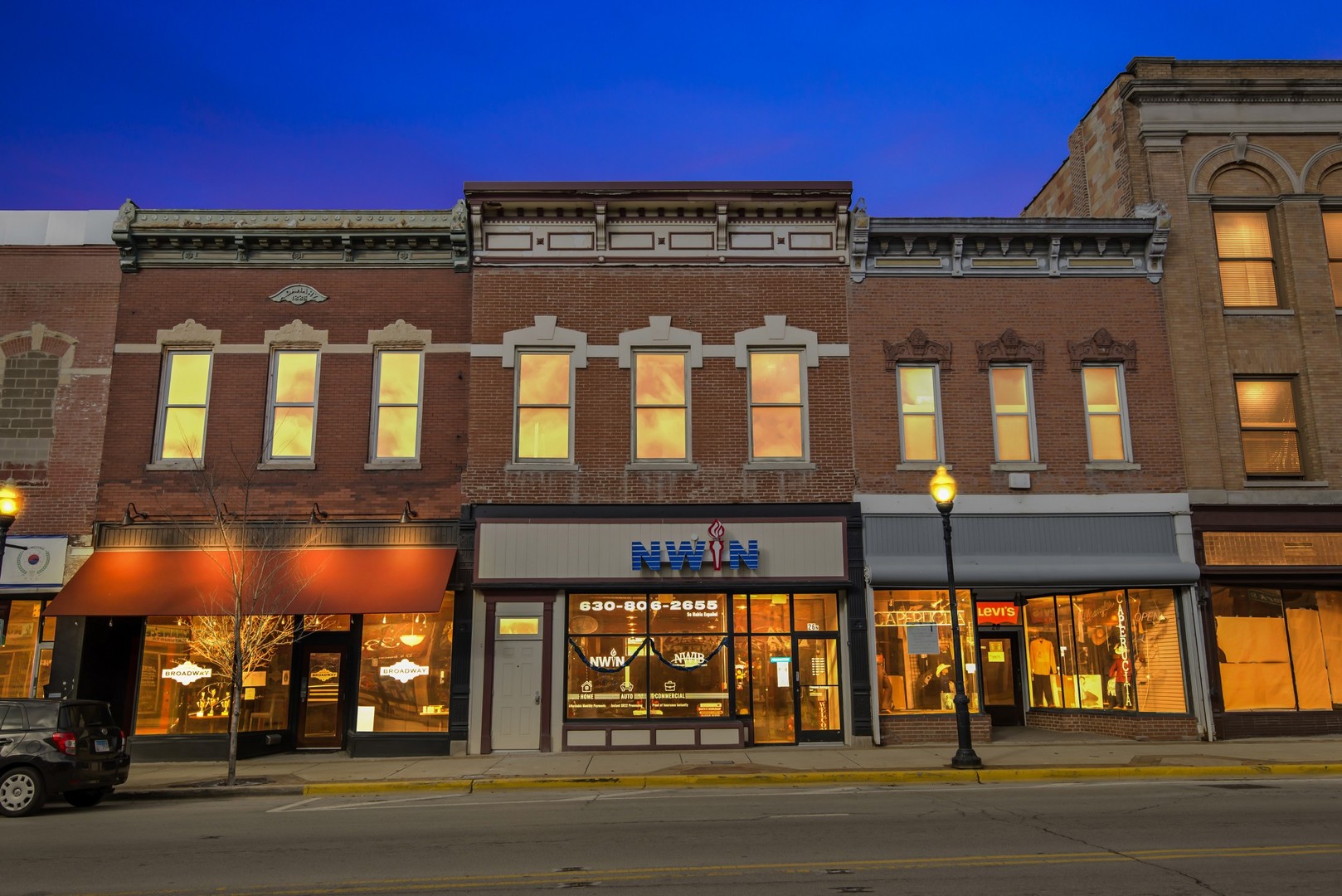26 N BROADWAY, Aurora, IL