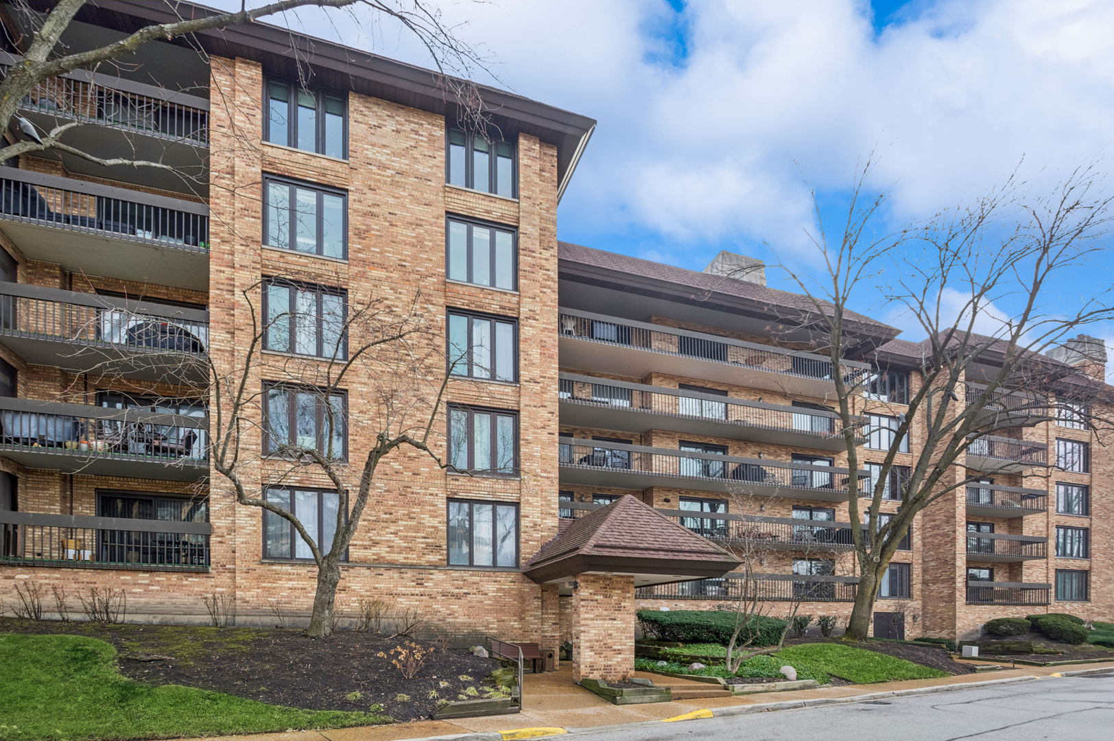 1671 Mission Hills Road #S404, Northbrook, IL