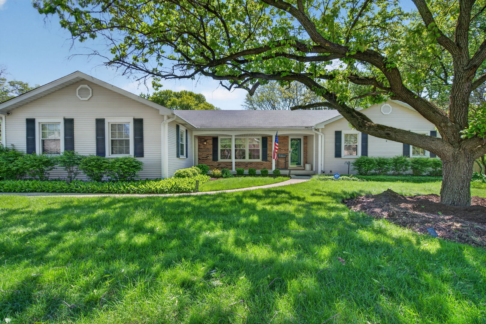 1105 Barcroft Court, Naperville, IL