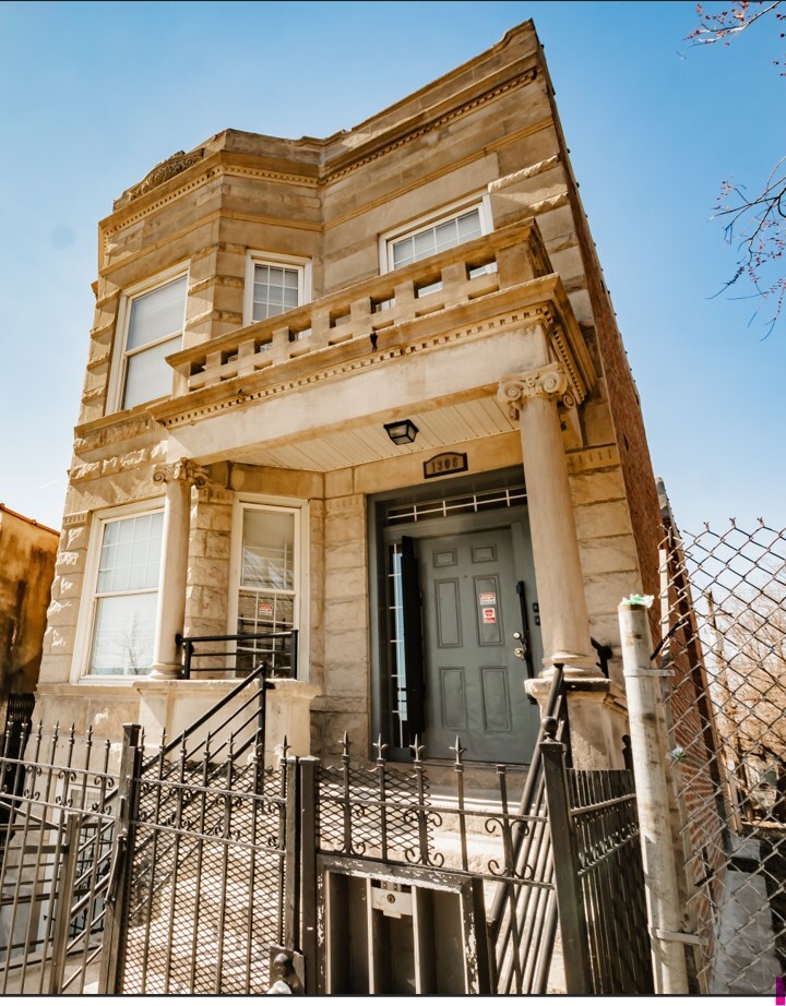 1306 S Central Park Avenue, Chicago, IL