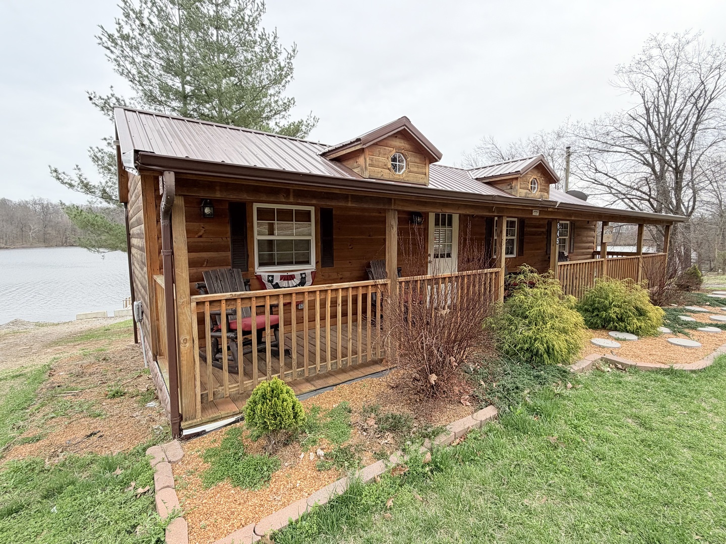 845 Lakeview Road, Galatia, IL