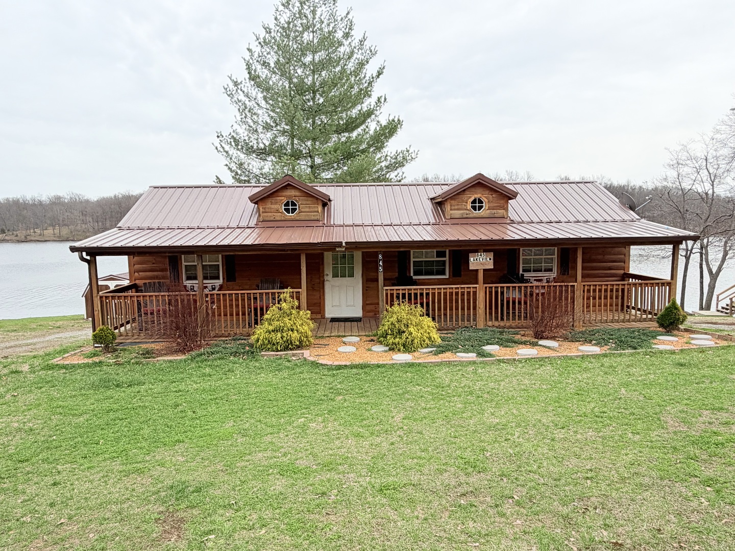 845 Lakeview Road, Galatia, IL