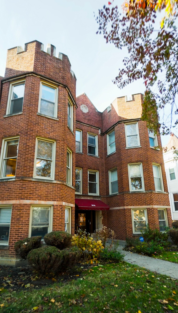 32 S Menard Avenue, Chicago, IL