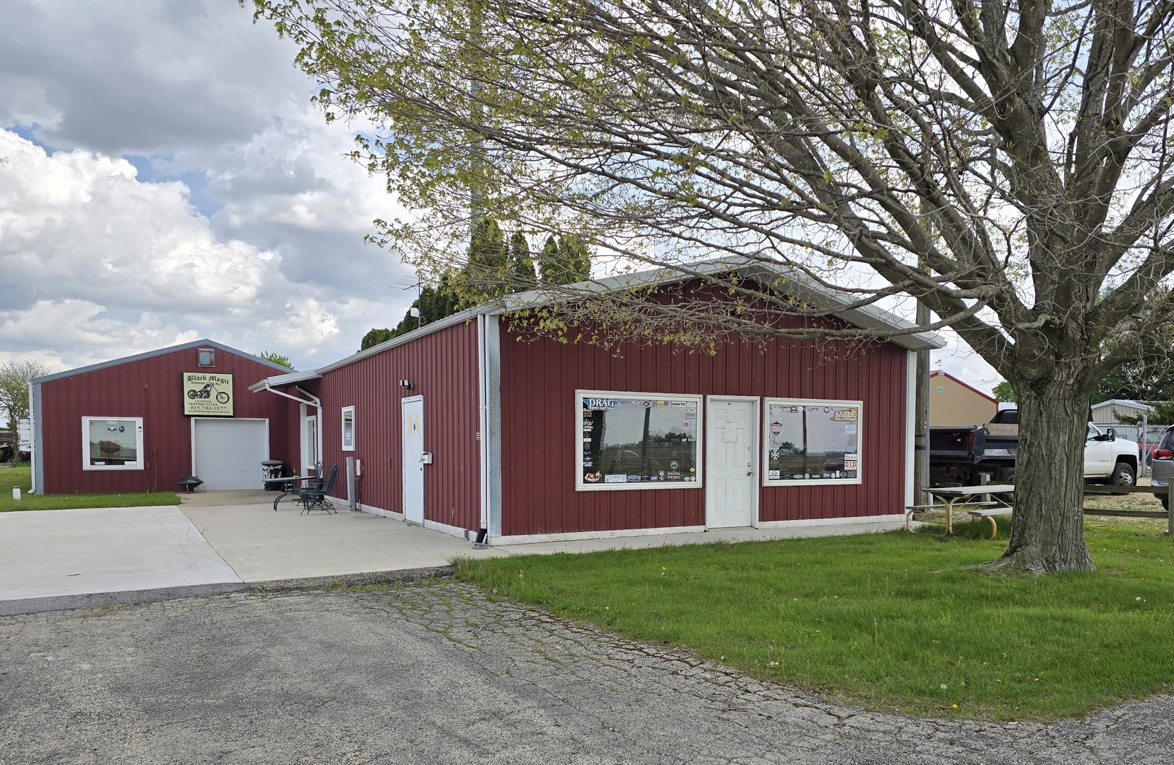 4686 E 29th Road, Sandwich, IL