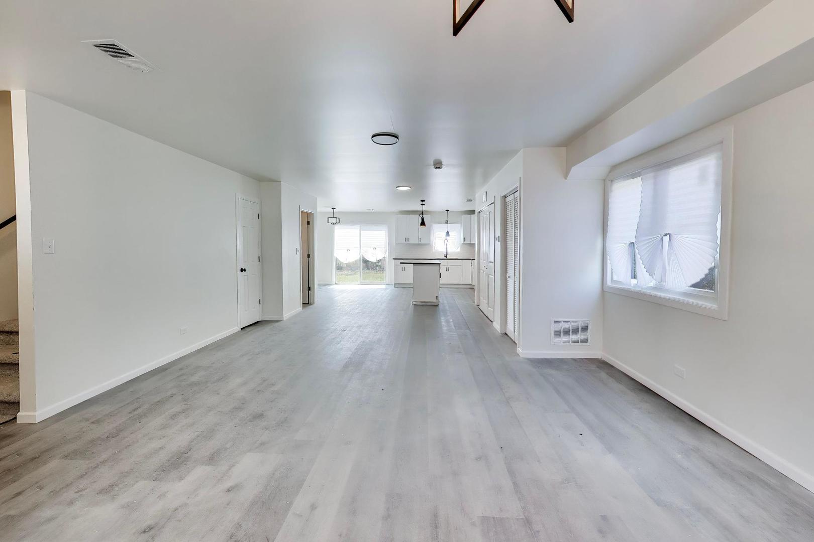 142 W 156TH Place, Harvey, IL