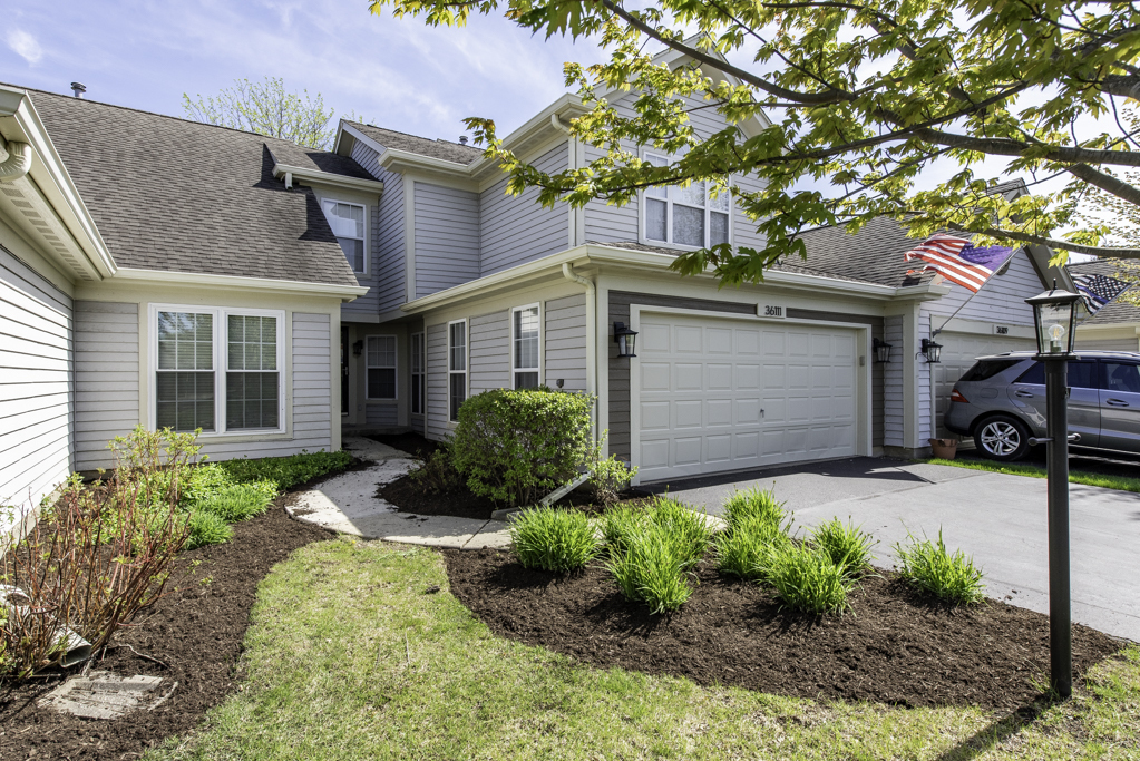 36111 N New Bridge Court, Gurnee, IL