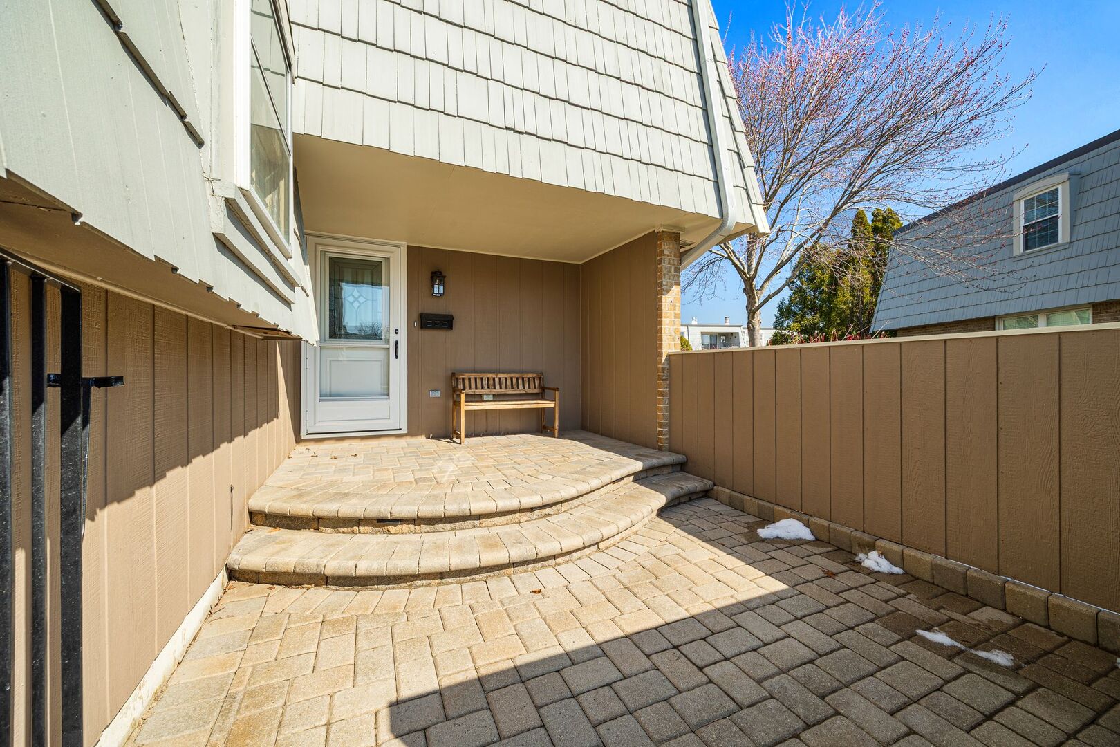 660 Versailles Court #A, Elk Grove Village, IL