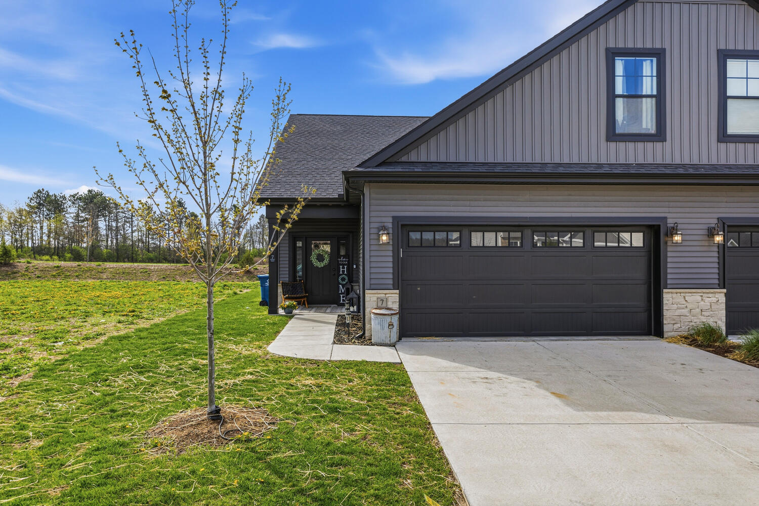7 Prairie Trail, Monticello, IL