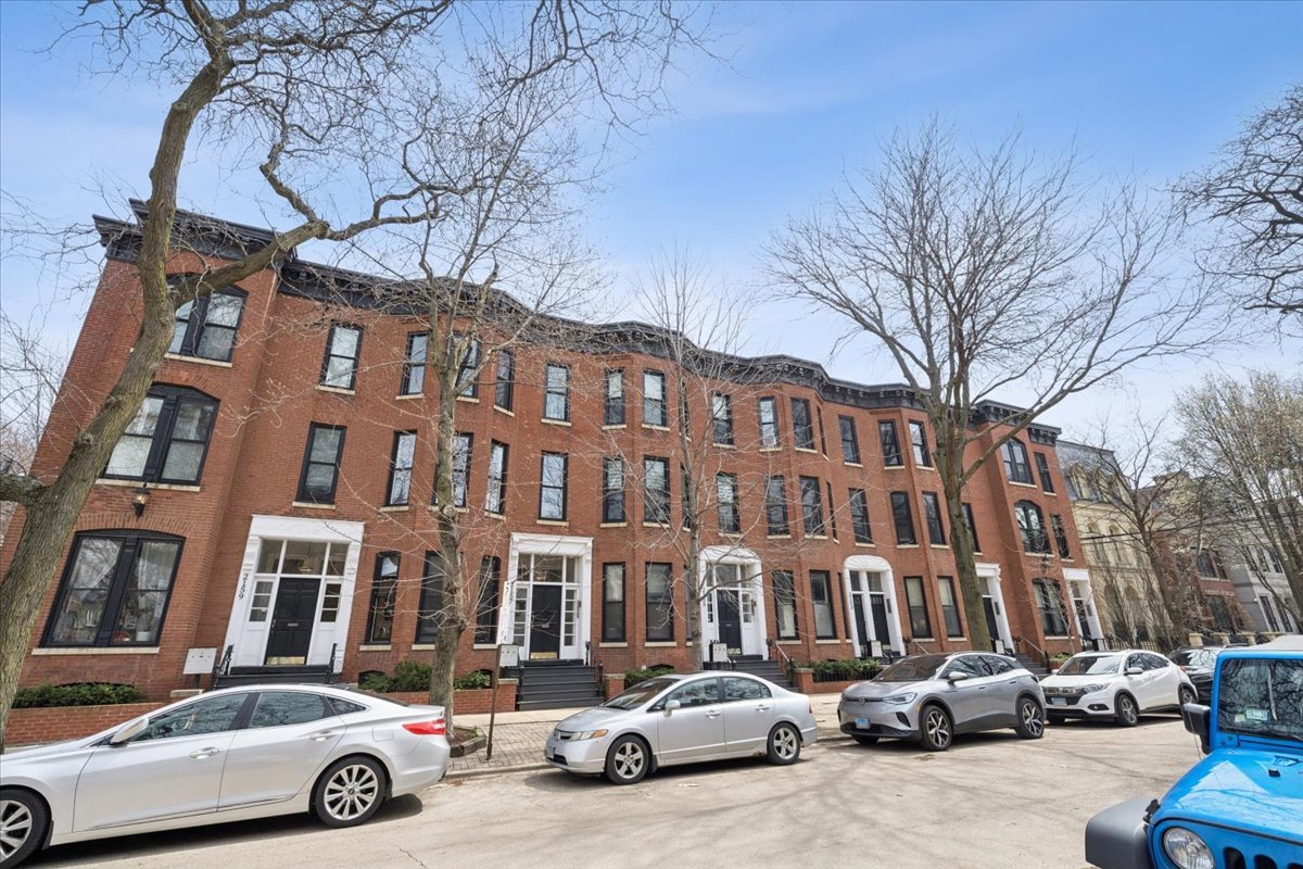 2151 N SEMINARY Avenue #B, Chicago, IL