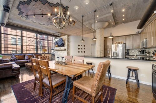 17 N LOOMIS Street #1F, Chicago, IL