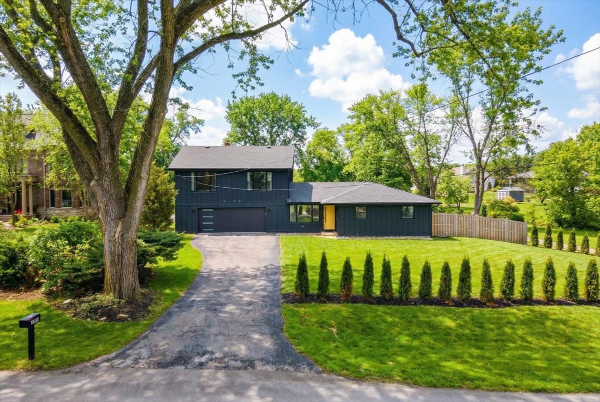 8122 Fairmount Avenue, Downers Grove, IL