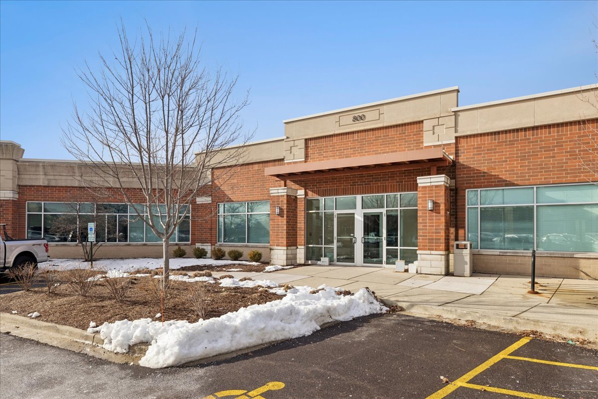 800 E Woodfield Road #117, Schaumburg, IL