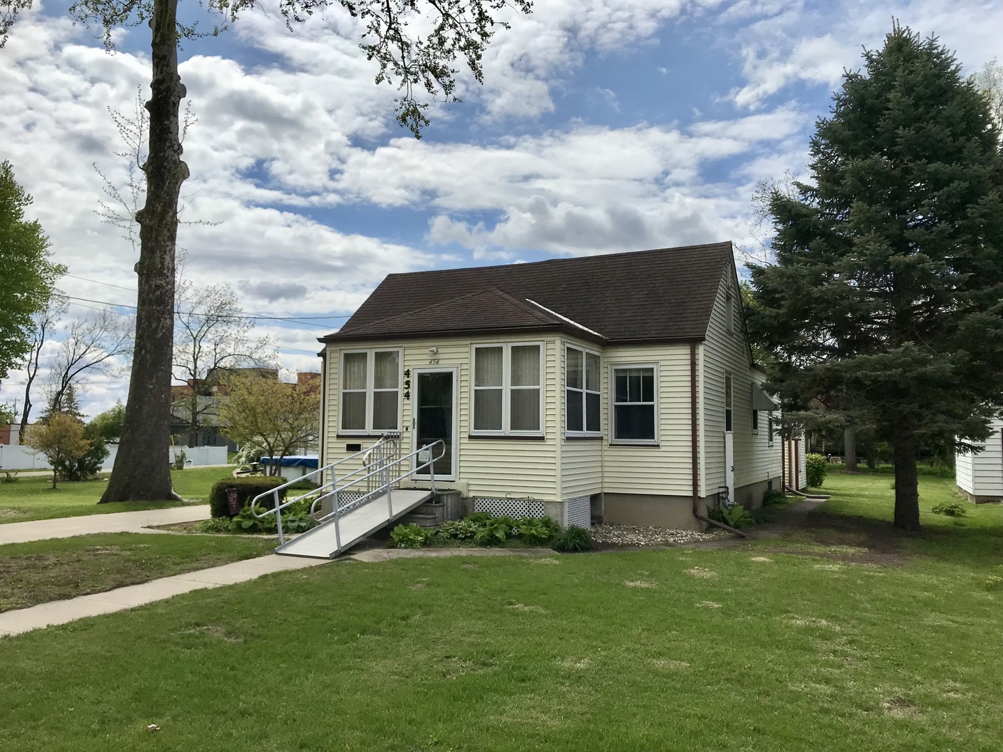 454 E Lincoln Street, Princeton, IL