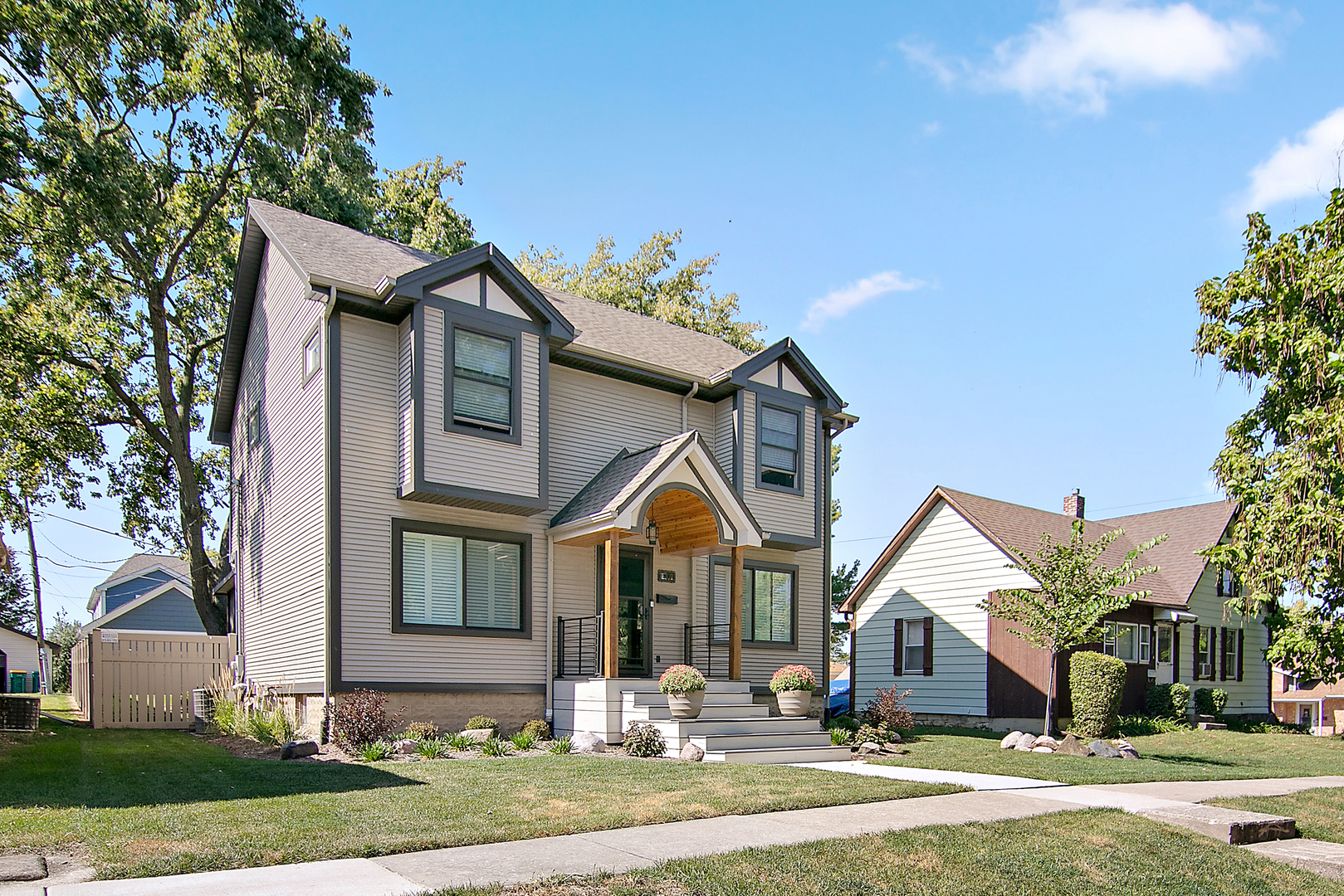 1002 Warner Avenue, Lemont, IL