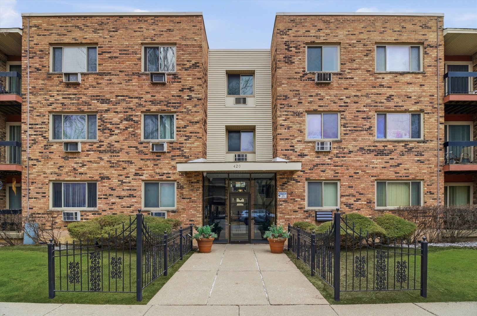 420 S HOME Avenue #107N, Oak Park, IL