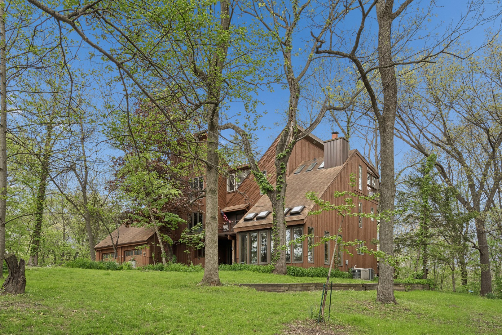 644 Schroeder Road, Coal Valley, IL
