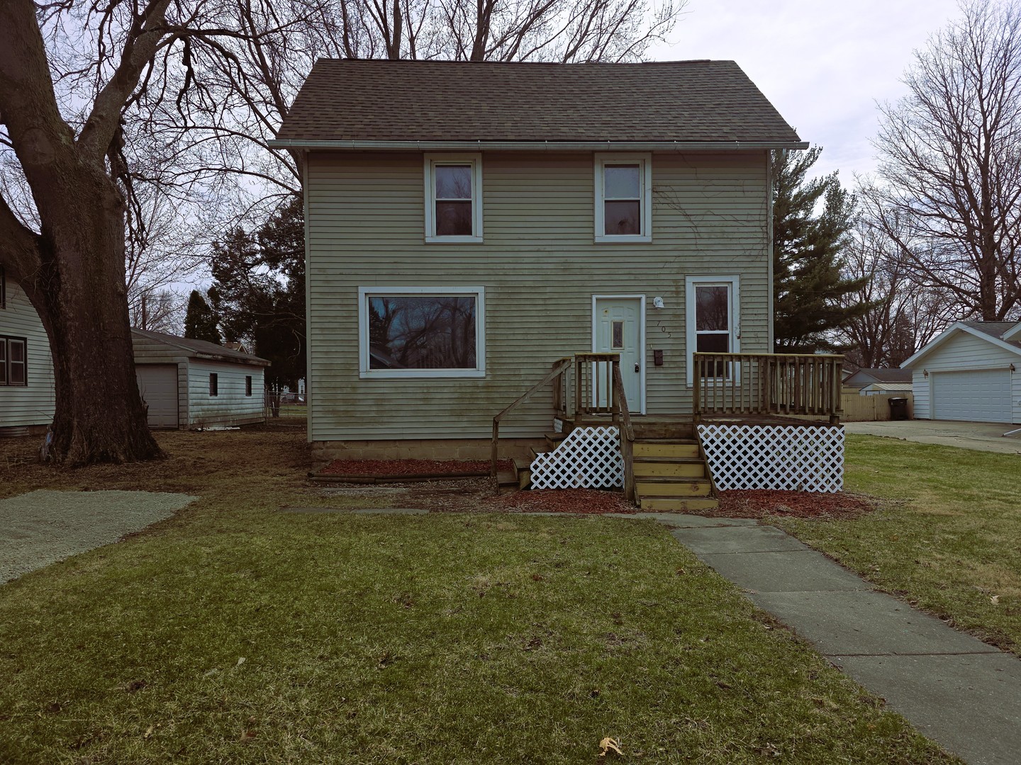 705 8th Street, Sterling, IL
