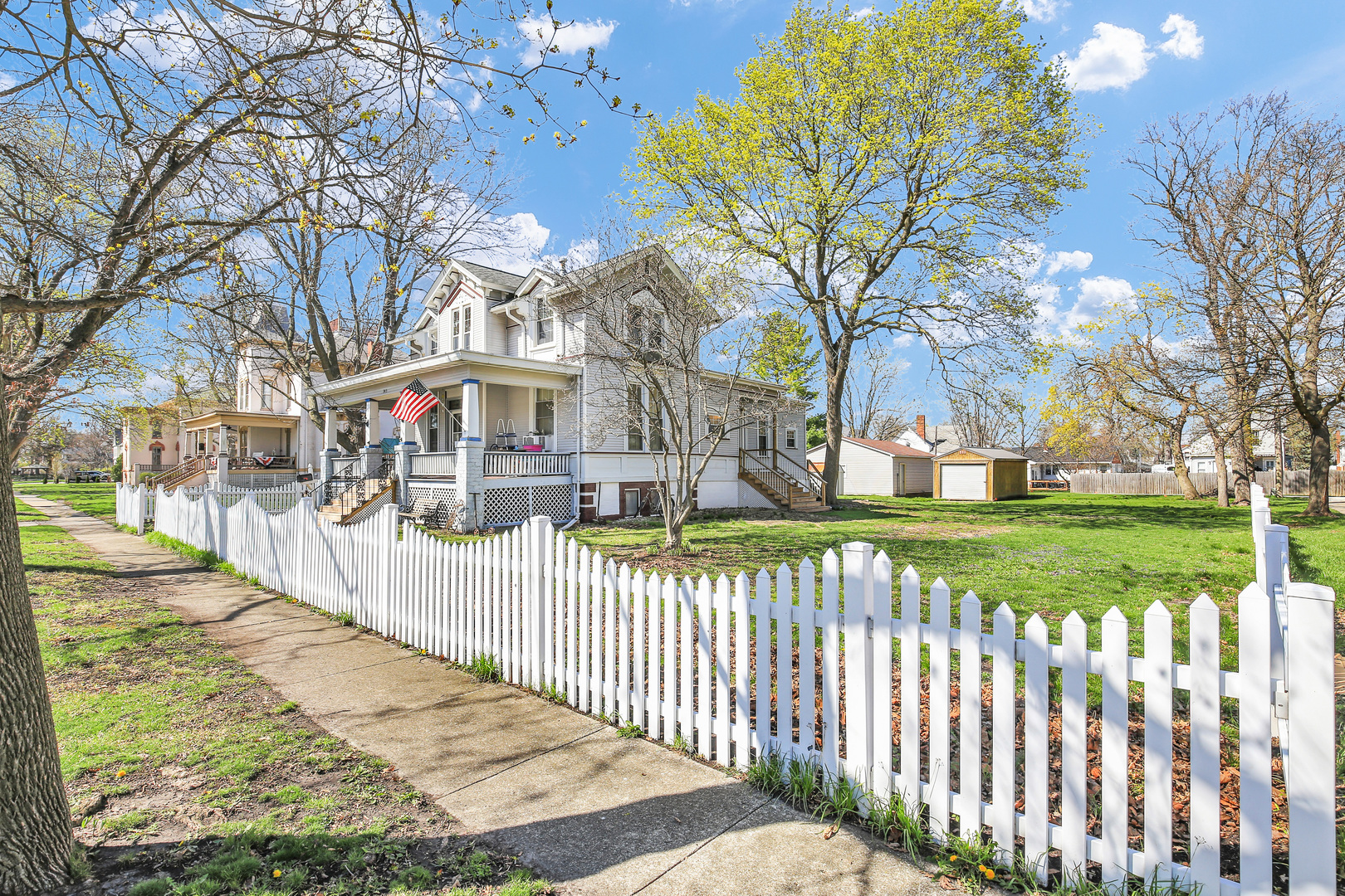 343 W Center Street, Paxton, IL