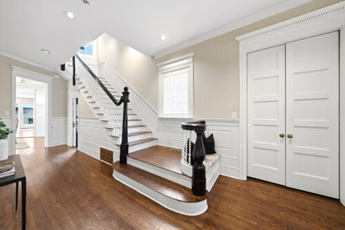 1352 N La Salle Drive, Chicago, IL
