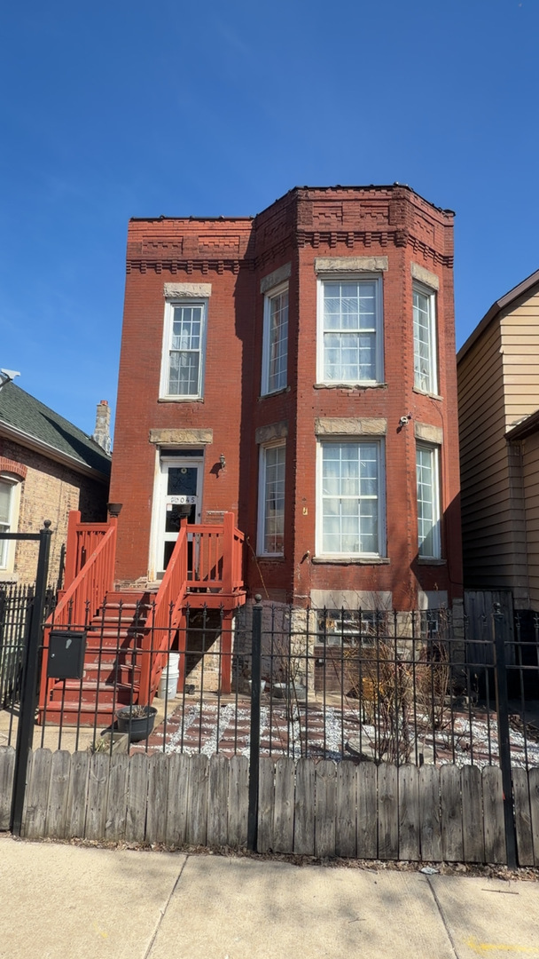 10045 S AVENUE M, Chicago, IL