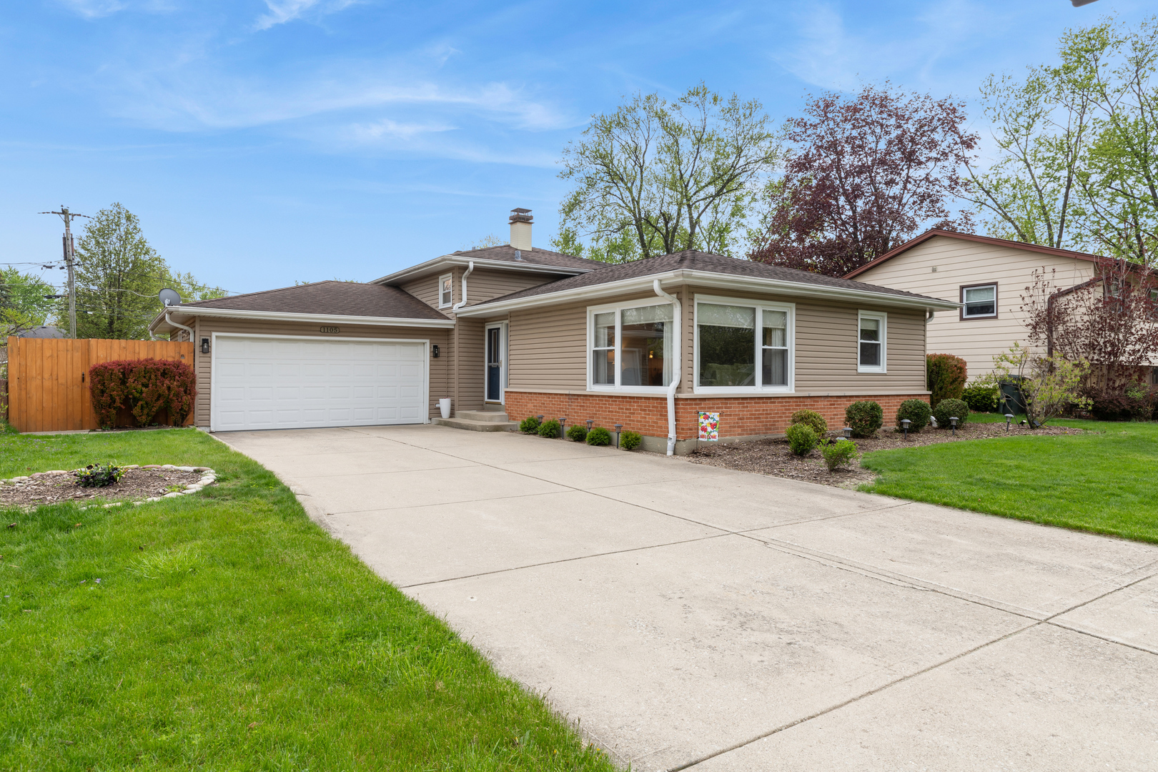 1105 E Barberry Lane, Mount Prospect, IL