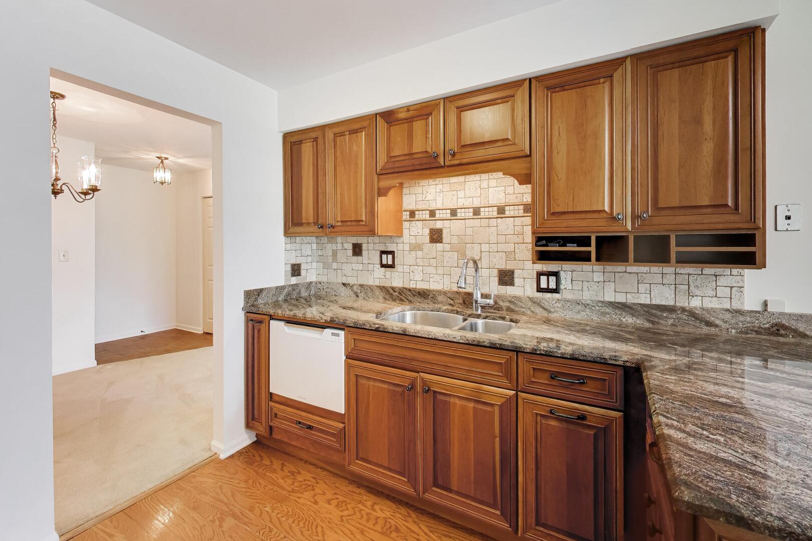 927 Kilkenny Drive #A, Wheaton, IL